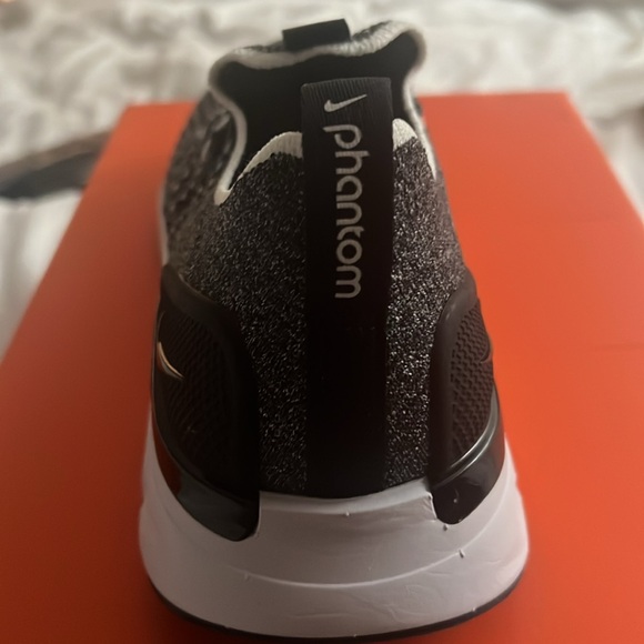 brand new Mens Nike React Phantom Run FK 2 black and white Nike sneakers - Picture 4 of 5